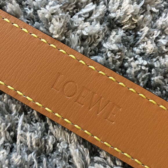LOEWE Anagram Leather Belt - Picture 4 of 6